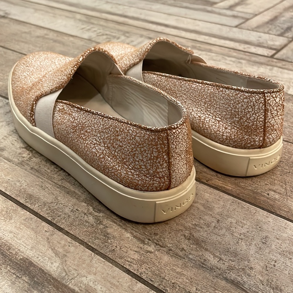 Vince Camuto Distressed Slides Size 6 - image 2